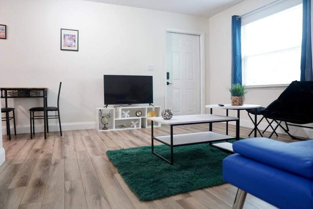 Jay'S Cozy Arts Apartment Tampa Bagian luar foto