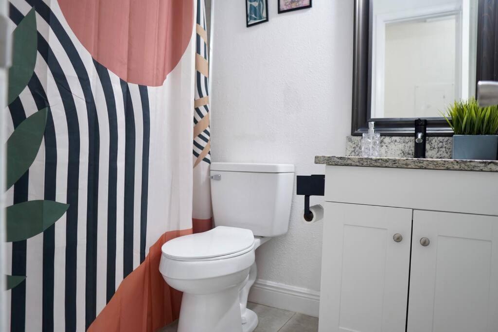 Jay'S Cozy Arts Apartment Tampa Bagian luar foto