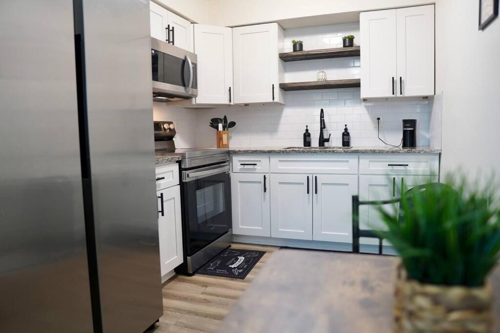 Jay'S Cozy Arts Apartment Tampa Bagian luar foto